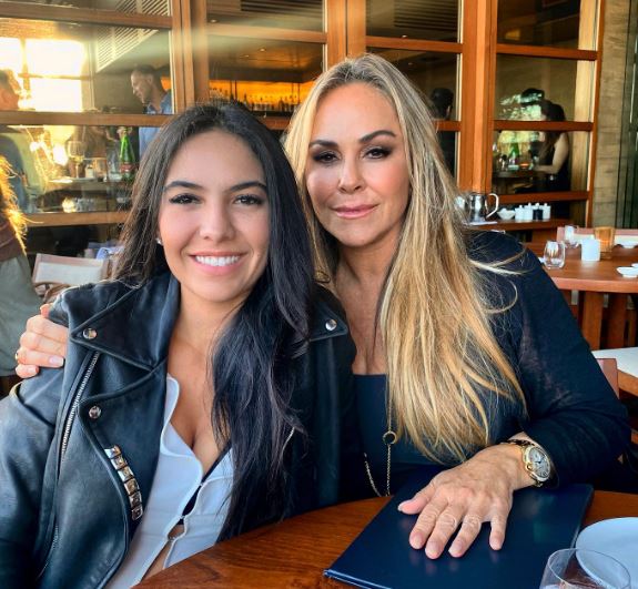 Noor Alfallah Wiki, Age, Parents, Father, Boyfriend, Affairs, Kids, AI Pacino, Instagram, Height, Net worth & More 3 Noor with her mother Alana Alafallah