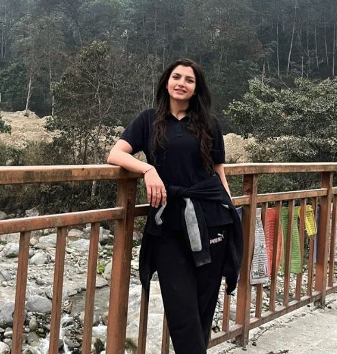 Pari Bishnoi (IAS) Biography, Age, Wiki, Husband, Parents, Education, Salary & More 7 Pari Bishnoi IAS wikipedia