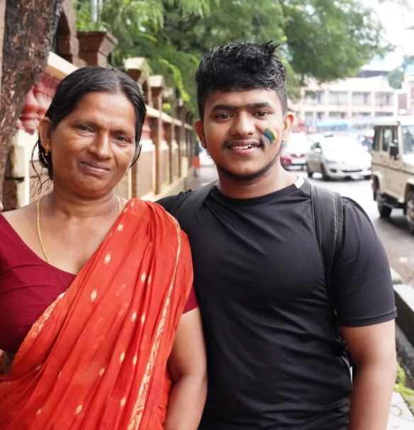 Praveen Nath Wiki (Kerala’s First Transgender) Wife Rishana Aishu, Age, Family, Children, Biography & More 9 Praveen with his mother