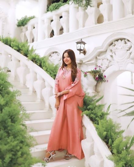 Rabeeca Khan: Age, Height, Wiki, Birthday, Parents, Siblings, Boyfriend, Biography & More 9 Rabeeca Khan biography