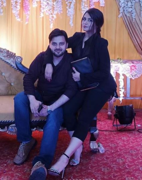 Sakshi Benipuri (Actress) Biography, Wiki, Boyfriend, Family, Birthday, Movies, Net Worth & More 8 Sakshi Benipuri with her brother