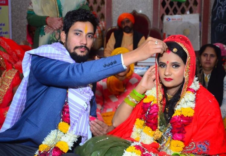 Sapna Chaudhary (Snappy Girls) Wiki, Age, Husband, Daughter, Family, Biography & More 7 Sapna's wedding with Rajveer