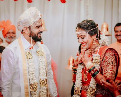 Srushti Deshmukh (IAS) Wiki, Age, Husband, Family, Education, Salary, Marksheet, Biography & More 5 Srushti Deshmukh's Wedding Photo