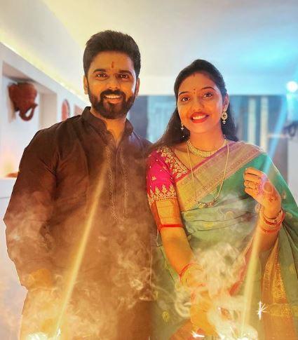Srushti Deshmukh (IAS) Wiki, Age, Husband, Family, Education, Salary, Marksheet, Biography & More 9 Srushti is the wife of IAS Arjun Gowda