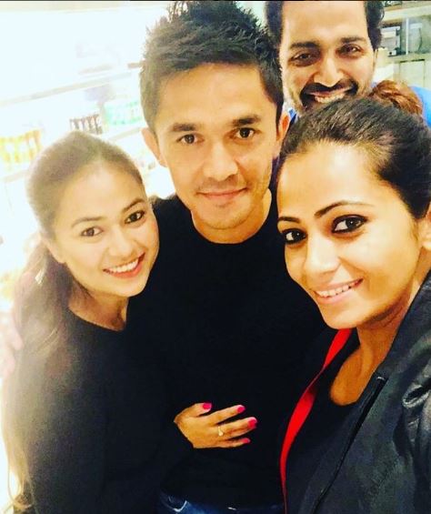 Aaliya Siddiqui Wiki, Husband, Boyfriend, Kids, Age, Family, Height, Biography & More 8 Aaliya and her friends