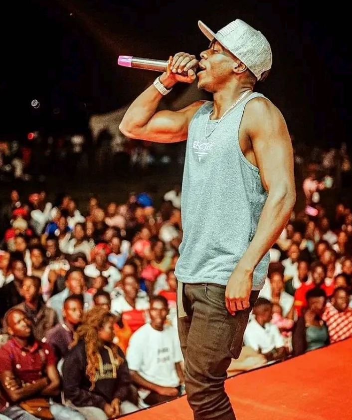 Alien Skin (Rapper) Wiki, Biography, Wife, Net Worth, Height, Age, Family, Songs & More 7 Alien Skin bio