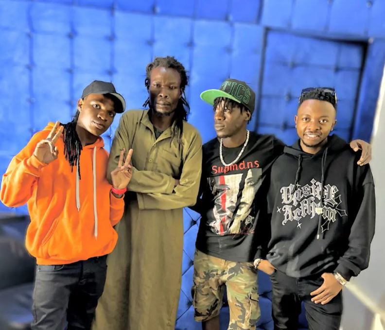 Alien Skin (Rapper) Wiki, Biography, Wife, Net Worth, Height, Age, Family, Songs & More 9 Alien Skin family