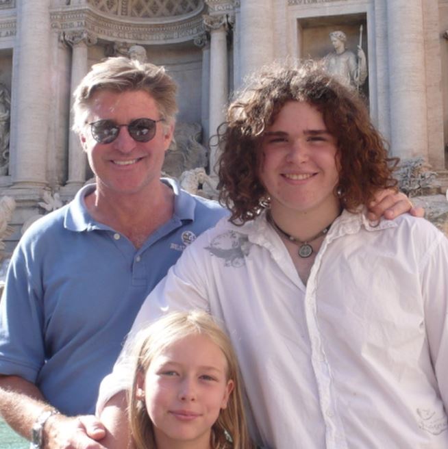 Gill Williams Wiki (Treat Williams' Son), Age, Wife, Family, Biography, Net Worth & More 3 Childhood photo of Gill with his dad and sister