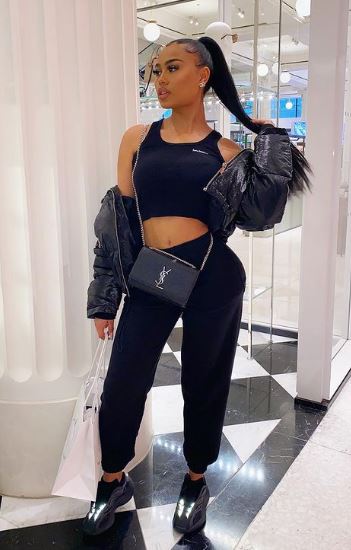 Ella Thomas height