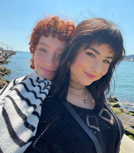 Giorgia Soleri Wiki, Biography, Boyfriend, Family, Age, Height, Ethnicity, Affairs & More 8 Giorgia with Federica Fabrizio