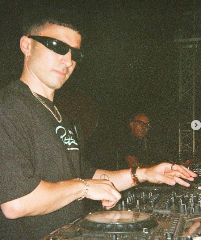 Michael Bibi Age, Wiki, Real Name, Girlfriend, Family, Career, Songs, Cancer, Net worth & More 7 Michael Bibi is a professional DJ