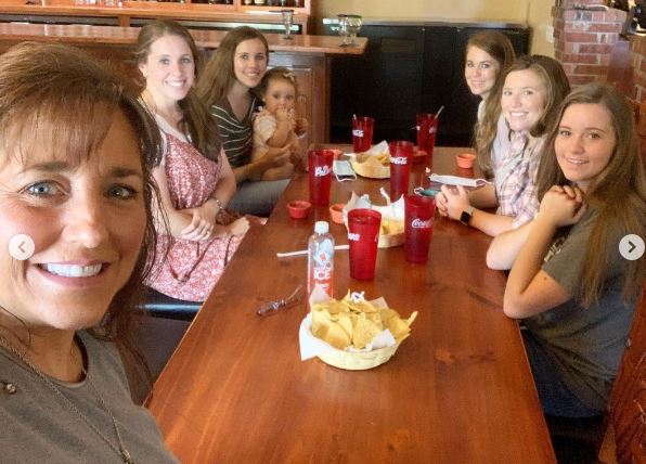 Michelle Duggar Wiki, Biography, Age, Husband, Children, Family, Net Worth & More 7 Michelle with her kids