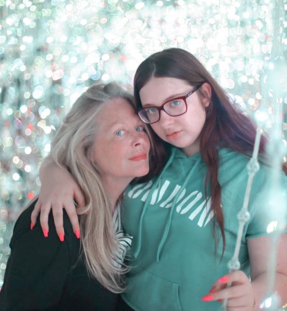 Olivia Pacino (Al Pacino's Daughter) Wiki, Age, Disability, Mother, Boyfriend, Net Worth, Biography & Facts 4 Olivia and her mom Beverly D'Angelo