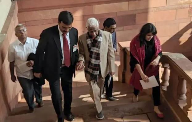 Parakala Vangmayi Wiki (Nirmala Sitharaman's Daughter), Age, Husband, Family, Education, Biography & More 5 Parakala with her grandfather