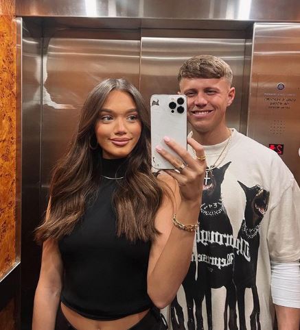Phoebe Tomlinson (Louis Tomlinson’s Sister) Wiki, Age, Boyfriend, Family, Height, Biography & More 7 Phoebe Tomlinson and her boyfriend Phoebe Tomlinson