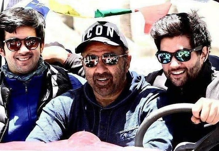 Rajvir Deol (Sunny Deol's Son) Wiki, Age, Height, Girlfriend, Family, Biography & More 3 Rajvir with his dad Sunny Deol and brother Karan
