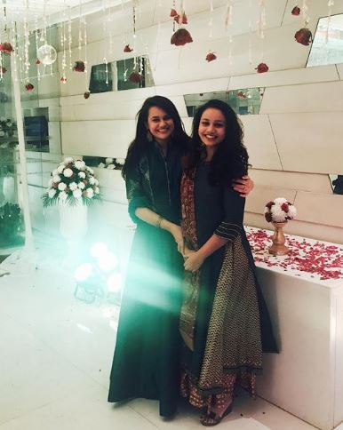 Ria Dabi (Tina Dabi's Sister) Wiki, Age, IAS, Husband, Family, Birthday, Salary, Net Worth, Height & More 13 Ria Dabi and her sister Tina Dabi