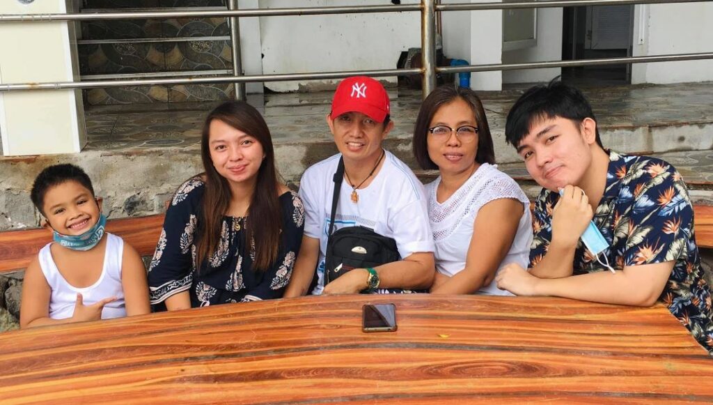 Shadow Ace (AGT) Wiki, Age, Real Name, Girlfriend, Parents, Net worth, Shadow Acts & More 3 Shadow Ace with his family