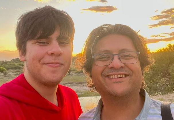 Shahzada Dawood Biography, Age, Wife, Son, Daughter, Net Worth, Business, Income & More 7 Shahzada with his son