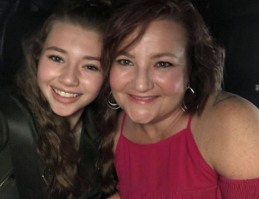 Sydney Taylor (Actress) Wiki, Biography, Age, Height, Boyfriend, Parents, Net Worth & More 3 Sydney with her mother