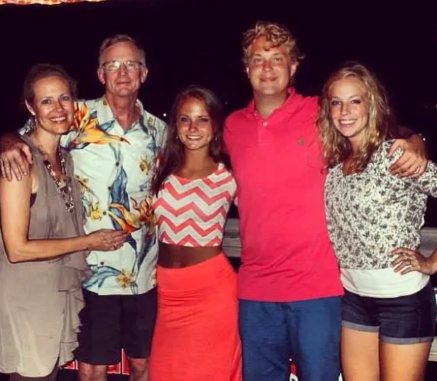 Taylor Ann Green Wiki, Age, Net Worth, Boyfriend, Family, Ethnicity, Height & More 3 Taylor Ann with her family