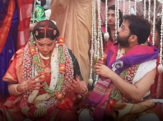 Parakala Vangmayi Wiki (Nirmala Sitharaman's Daughter), Age, Husband, Family, Education, Biography & More 9 Vangmayi and Pratik Doshi's wedding photo