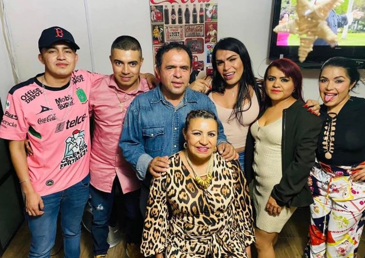 Wendy Guevara Wiki, Biography, Age, Net Worth, Husband, Family, Height & More 3 Wendy with her family