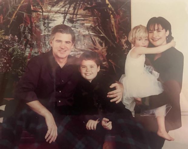 Pam Van Sant Wiki (Treat Williams' Wife), Age, Family, Kids, Net Worth, Biography & More 7 Young Pam wit her husband and kids