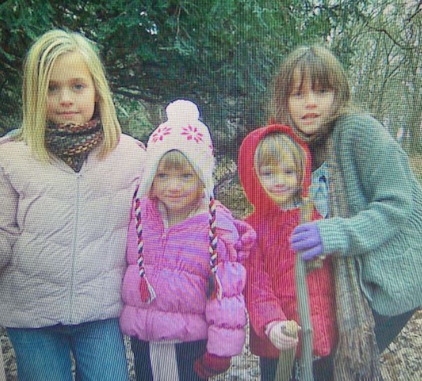 Phoebe Tomlinson (Louis Tomlinson’s Sister) Wiki, Age, Boyfriend, Family, Height, Biography & More 6 Young Phoebe with her sisters