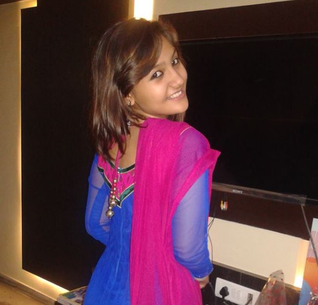 Aashika Bhatia WIKI: Age, Birthday, Weight, Height, Boyfriend, Parents, Biography & More 2 An old photo of Aaashika