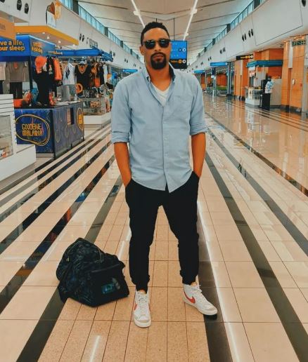 Bradley Olivier (Binnelanders) Biography, Wiki, Wife, Age, Net Worth, Death, Kids & More 5 Bradley Olivier height