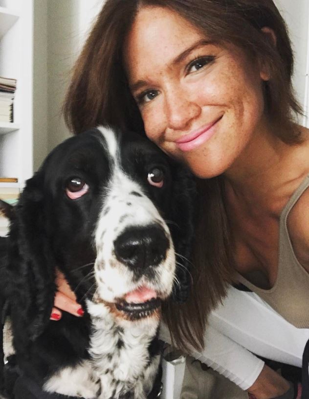 Brynn Whitfield Age, Height, Parents, Husband, Biography, Wiki, Net Worth & More 2 Brynn with her pet dogBrynn with her pet dog