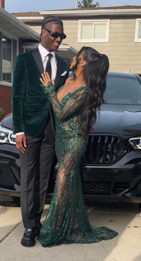 Carnell Tate Wiki (Ashley Griggs' Son), Age, BIO, Height, Family, Girlfriend, Net Worth & More 7 Carnell Tate with his friend