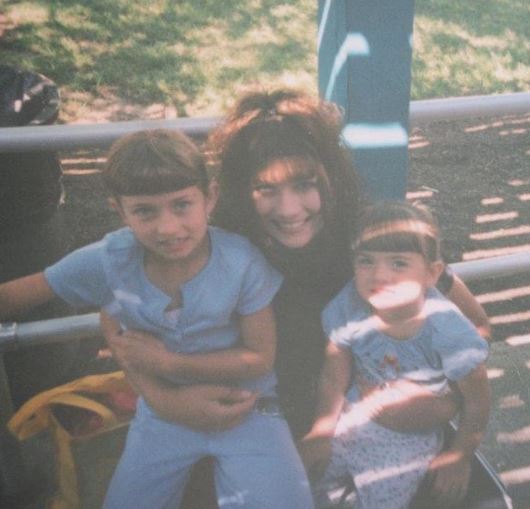 Faith Ordway Age, Height, Weight, Biography, Wiki, Boyfriend, Net Worth, Parents & More 3 Childhood photo of Faith with his mom and siblings
