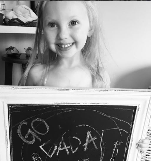 Olivia Knighton: Biography, Wiki, Death Cause, Age, Parents, Education, Boyfriend & More 10 Childhood photo of Olivia Knighton