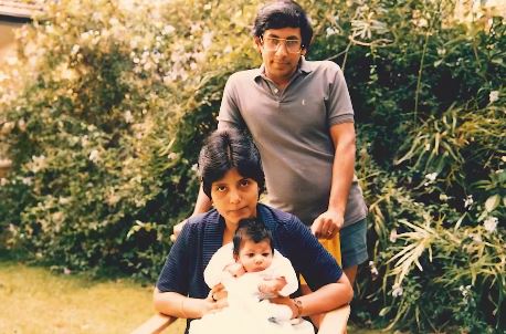 Roshena Campbell (Barrister at Victorian Bar) Age, Husband, Kids, Net worth, Family, Biography & More 2 Childhood photo of Roshena with her parents