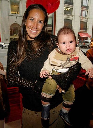 Sebastian de Felice Wiki, Age, Height, Girlfriend, Parents, Net worth, Biography & More 2 Childhood photo of Sebastian de Felice with his mom
