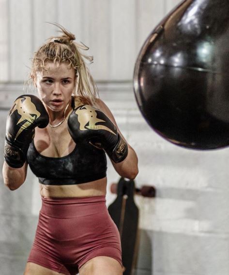 Daniella Hemsley Wiki, Age, Height, Boyfriend, Parents, Ethnicity, Net Worth, Biodata & More 7 Daniella Hemsley is a boxer