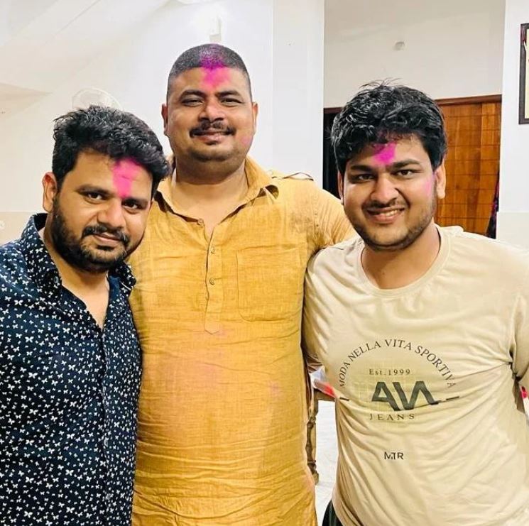 Dhasu Sir Wiki (Maths Teacher) Real Name, Biography, Age, Meme, Wife, Family, Net Worth, Math Book, Classes & More 3 Dhasu Sir wiki