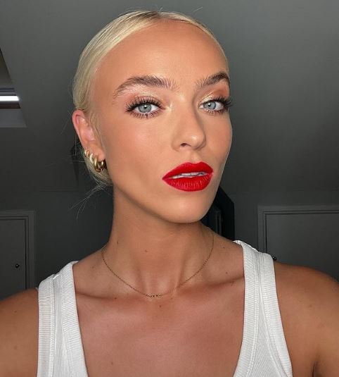 Elys Hutchinson Height, Age, Biography, Wiki, Boyfriend, Net Worth, Family & More 2 Elys Hutchinson biodata