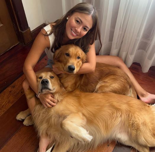 Emilienne Vigier Height, Weight, Age, Biography, Wiki, Boyfriend, Parents, Net Worth & More 11 Emilienne with her pet dog