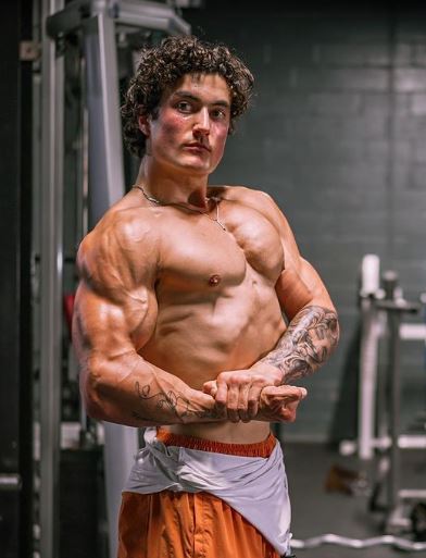 Jesse James West Age, Height, Weight, Biography, Wiki, Workout, Family, Girlfriend & More 7 Jesse James West wiki