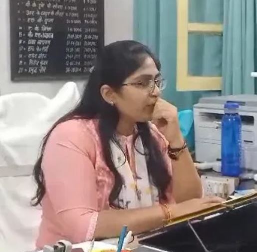Jyoti Maurya SDM Wiki, Biography, Age, Husband, Family, Education, Allegations & More 5 Jyoti Maurya wiki