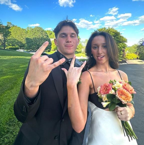 Kylie Rubin (Michael G. Rubin's Daughter) Wiki, Age, Height, Family, Boyfriend, Biography & More 6 Kylie Rubin and her friend