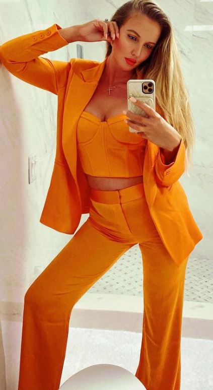 Who is Lucia Oskerova? Age, Height, Net Worth, Husband, Boyfriend, Family, BIO & More 11 Lucia Oskerova height