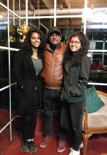 Meetha Raghunath Wiki, Biography, Age, Height, Family, Caste, Boyfriend & More 6 Meetha with her father and sister Purva Raghunath
