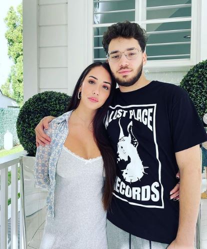 Naomi Ross (Adin Ross' Sister) Wiki, Age, Boyfriend, Family, Height, Birthday, BIO & Facts 12 Naomi is the sister of Adin Ross