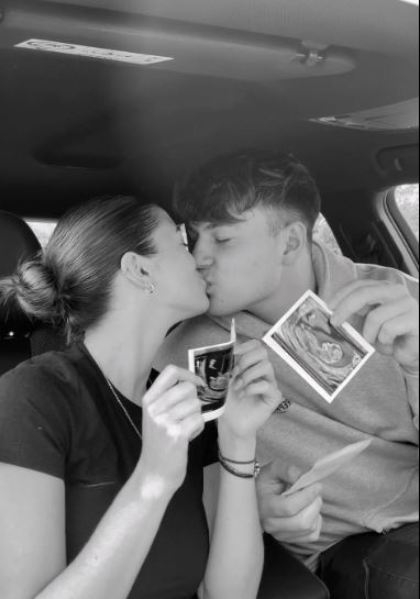 Poppy Mead Wiki, Biography, Boyfriend, Parents, Net Worth, Height, Ethnicity & More 4 Poppy Mead is expecting a baby