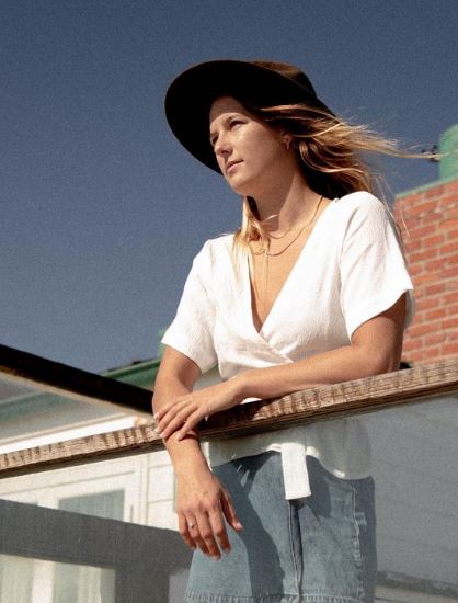Sarah Brady (Surfer) Wiki, Biography, Parents, Boyfriend, Birthday, Age, Height & More 12 Sarah Brady net worth