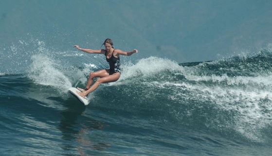 Sarah Brady (Surfer) Wiki, Biography, Parents, Boyfriend, Birthday, Age, Height & More 5 Sarah Brady surfing career
